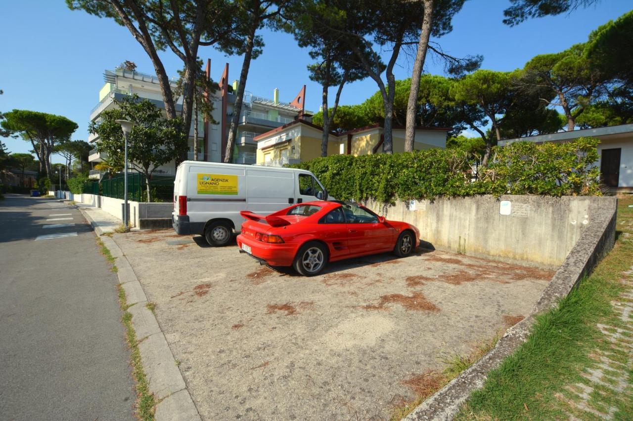 Flat In Lignano Pineta Apartamento Lignano Sabbiadoro Exterior foto