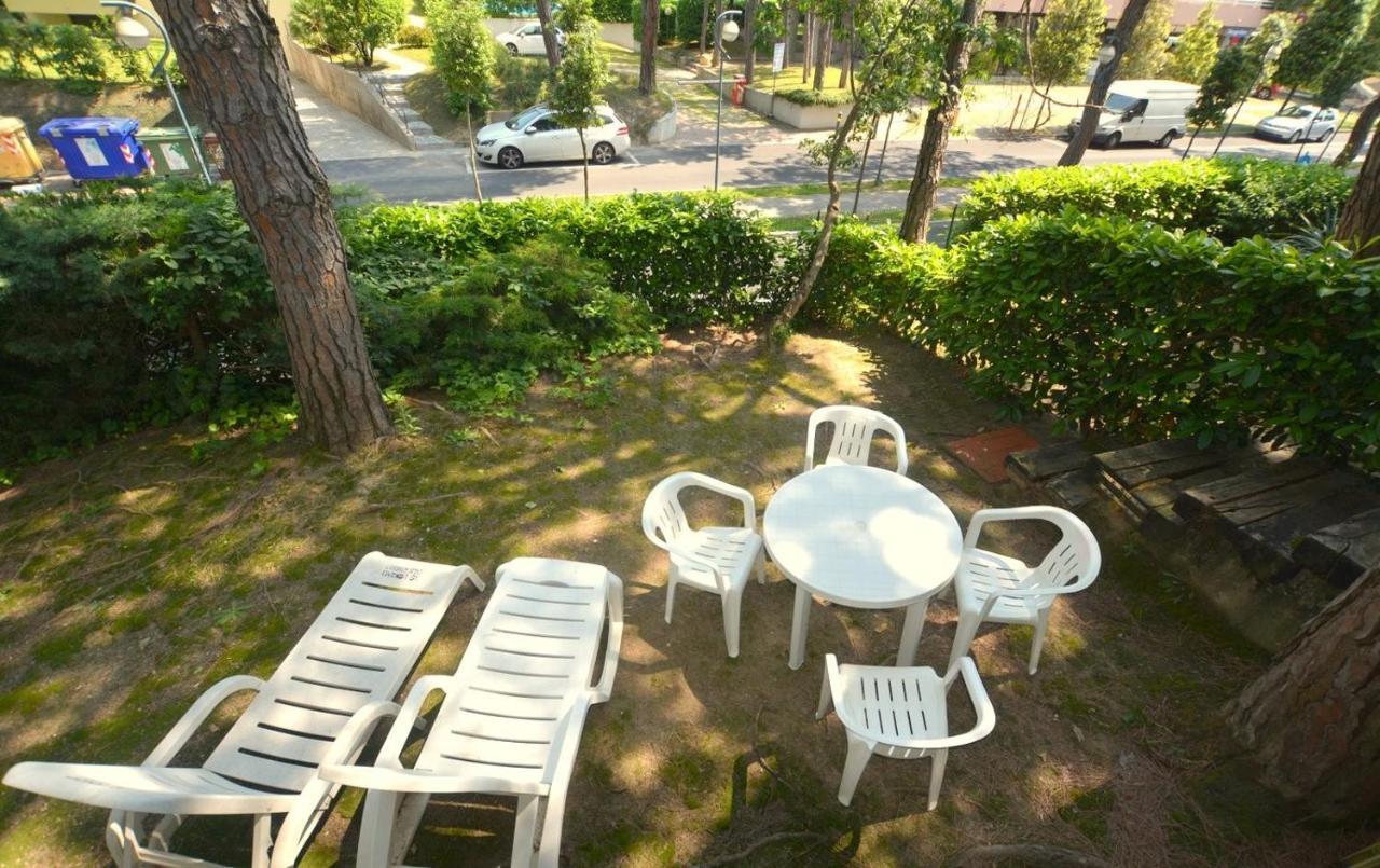 Flat In Lignano Pineta Apartamento Lignano Sabbiadoro Exterior foto